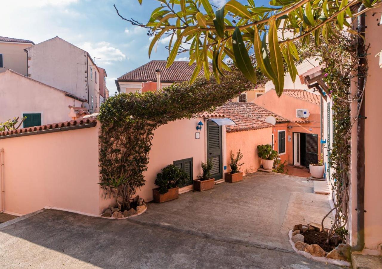 Murphy Holiday Home - Casa Papini La Maddalena  Kültér fotó