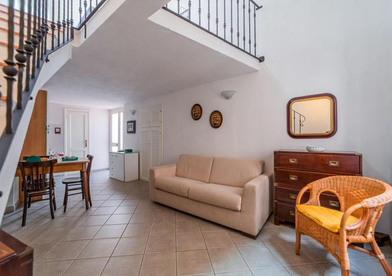 Murphy Holiday Home - Casa Papini La Maddalena  Kültér fotó