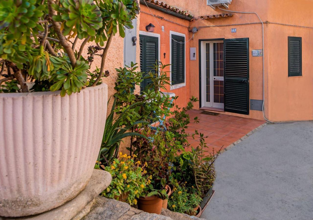 Murphy Holiday Home - Casa Papini La Maddalena  Kültér fotó
